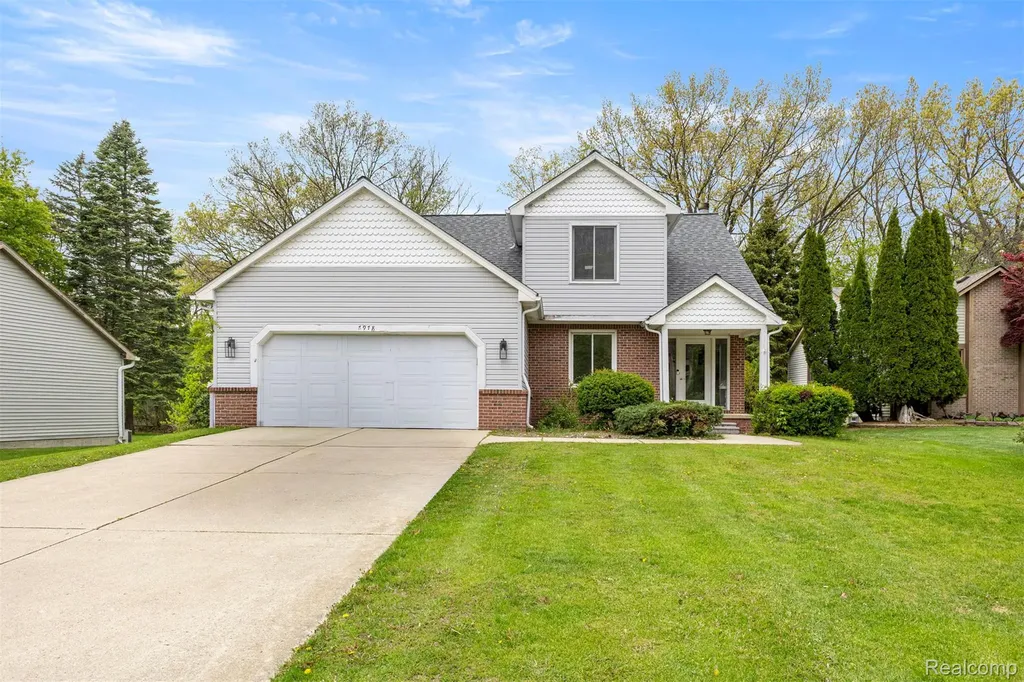 7978 Hoffman Drive Waterford Charter Township MI 48327