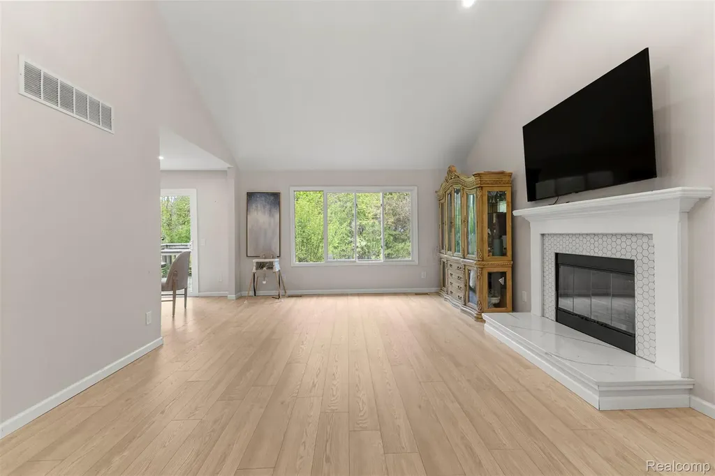 7978 Hoffman Drive Waterford Charter Township MI 48327