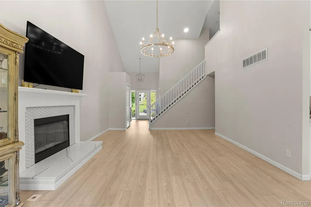 7978 Hoffman Drive Waterford Charter Township MI 48327