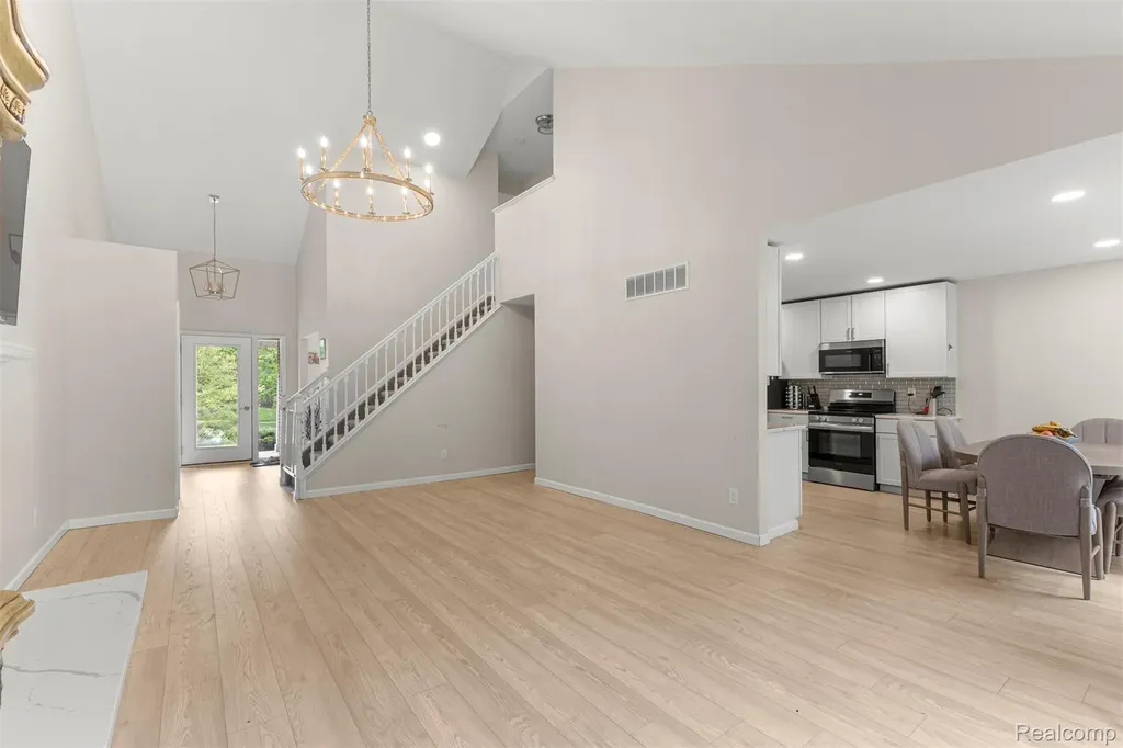 7978 Hoffman Drive Waterford Charter Township MI 48327