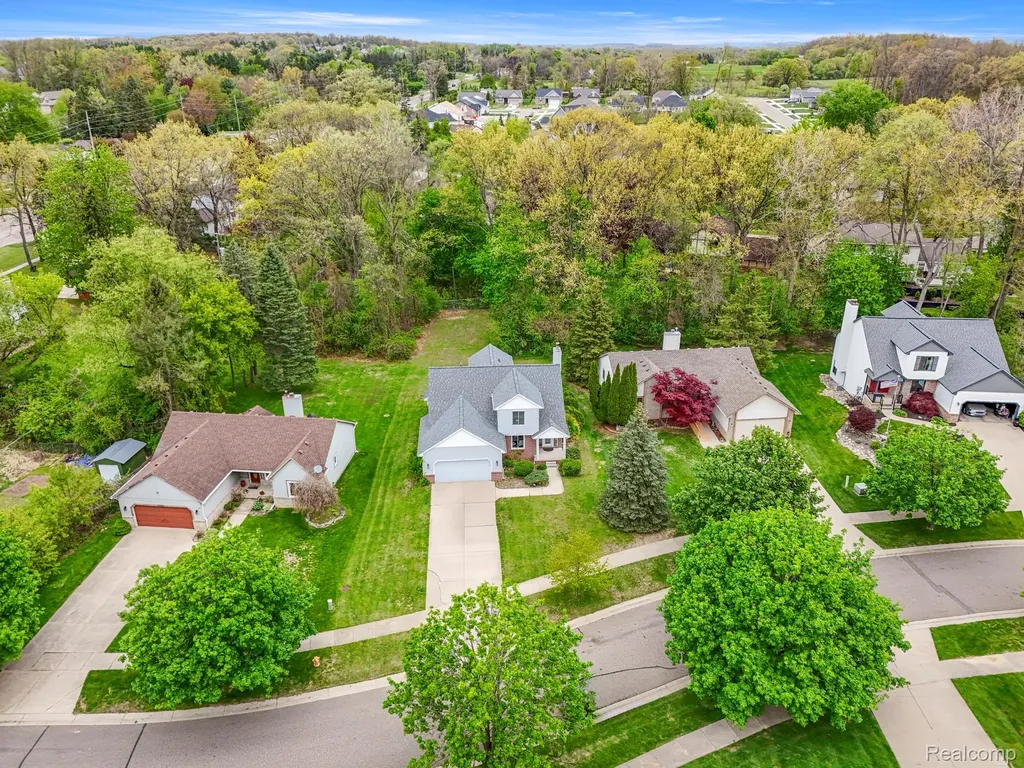 7978 Hoffman Drive Waterford Charter Township MI 48327