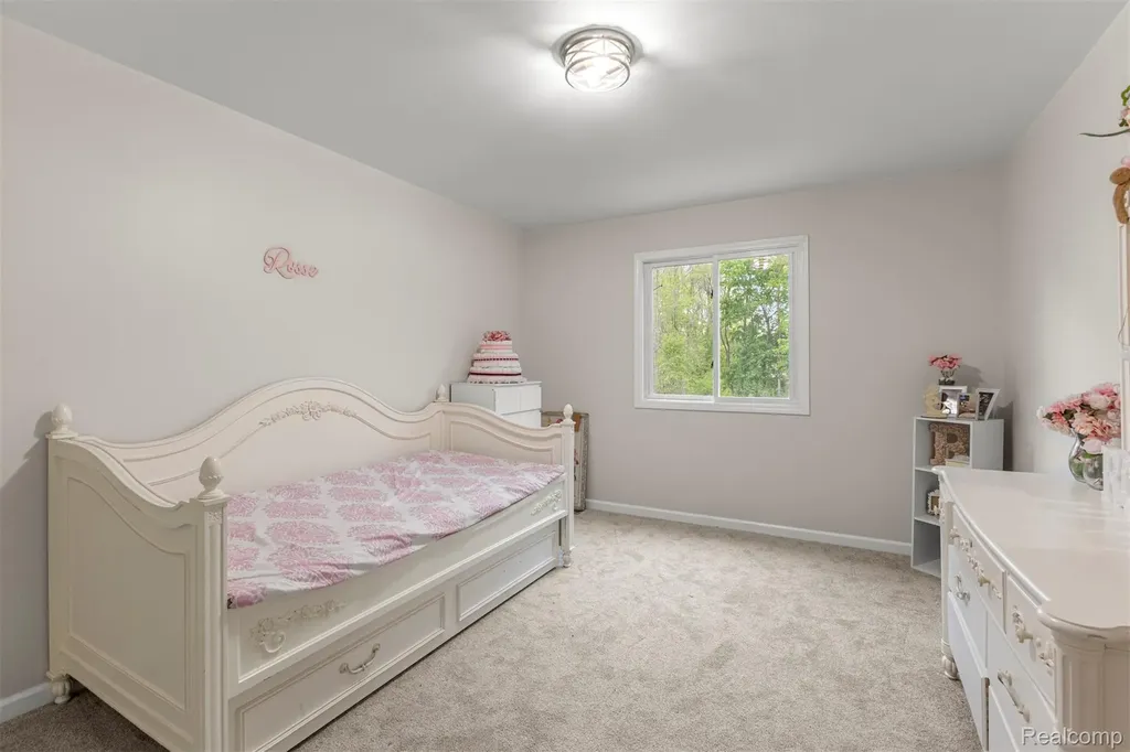 7978 Hoffman Drive Waterford Charter Township MI 48327
