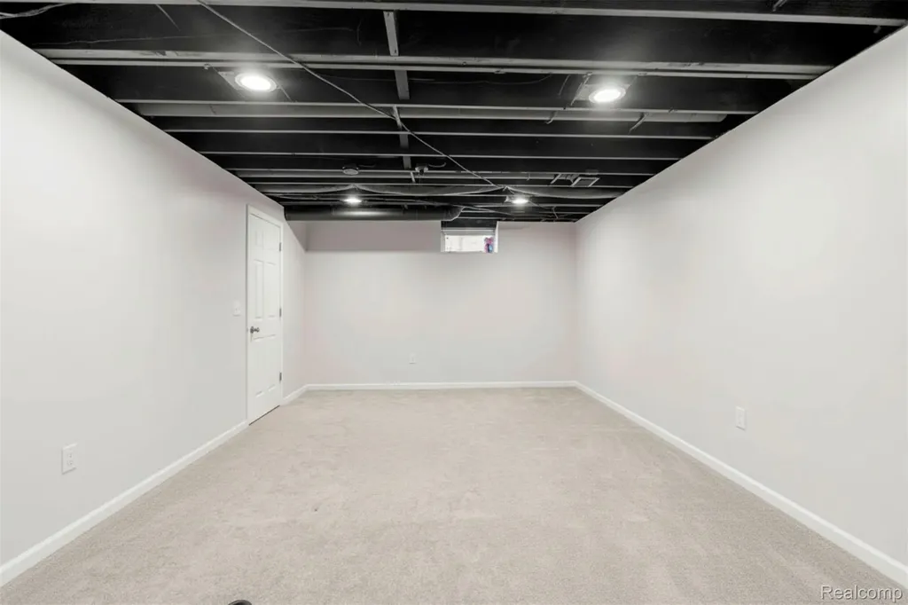 7978 Hoffman Drive Waterford Charter Township MI 48327