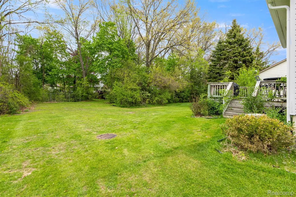 7978 Hoffman Drive Waterford Charter Township MI 48327
