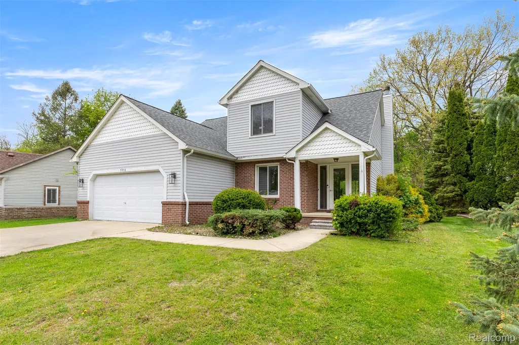7978 Hoffman Drive Waterford Charter Township MI 48327