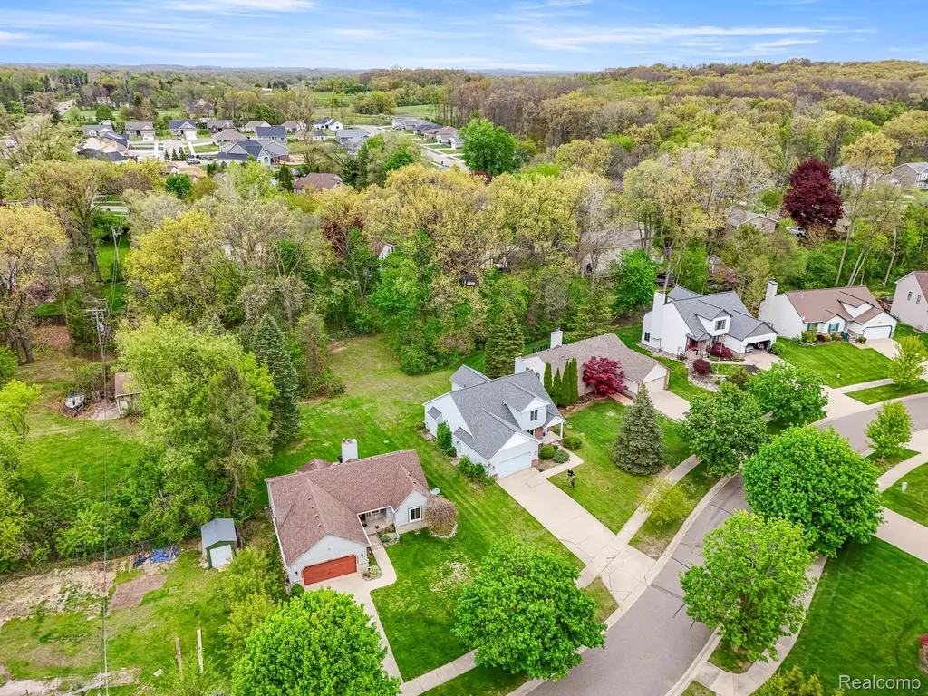 7978 Hoffman Drive Waterford Charter Township MI 48327