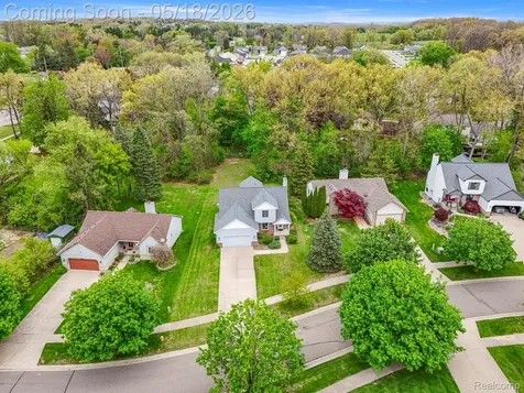 7978 Hoffman Drive Waterford Charter Township MI 48327