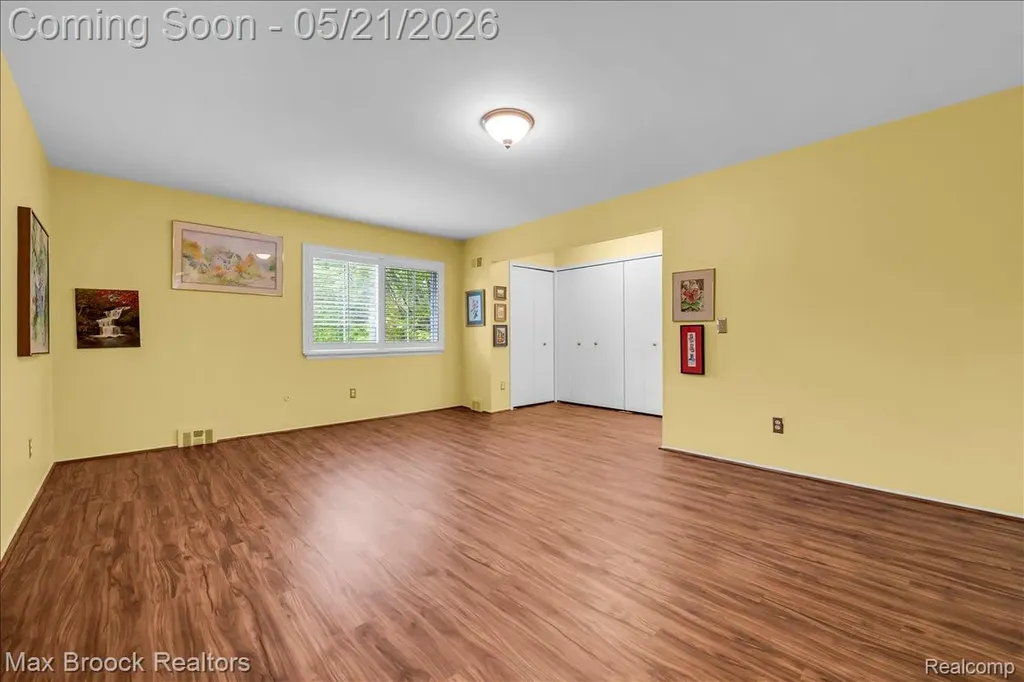 1711 Huntingwood Lane Bloomfield Charter Township MI 48304