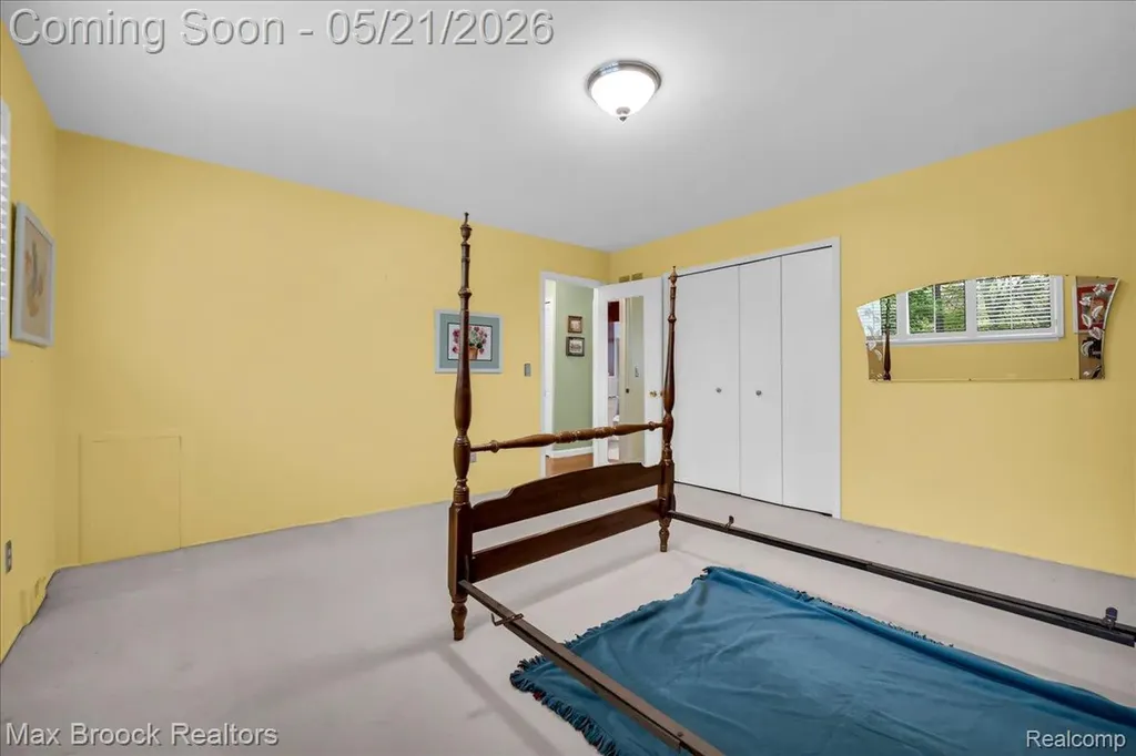1711 Huntingwood Lane Bloomfield Charter Township MI 48304