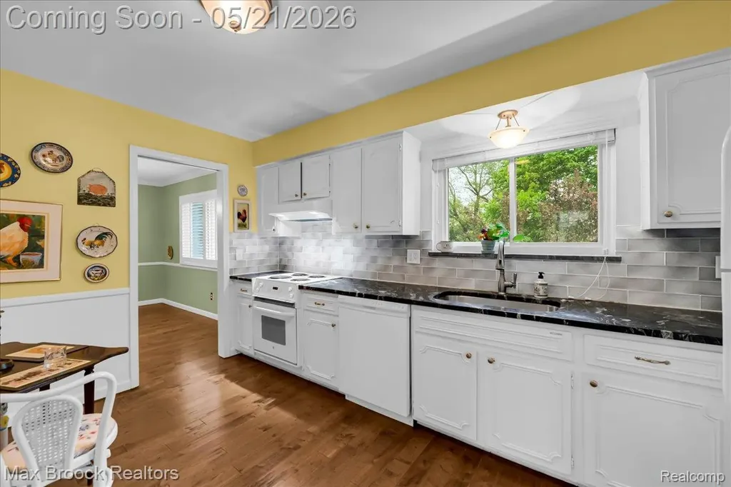1711 Huntingwood Lane Bloomfield Charter Township MI 48304