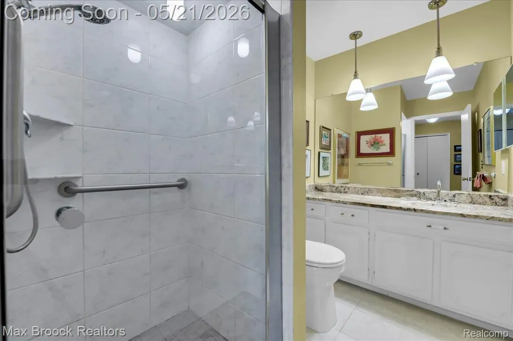 1711 Huntingwood Lane Bloomfield Charter Township MI 48304