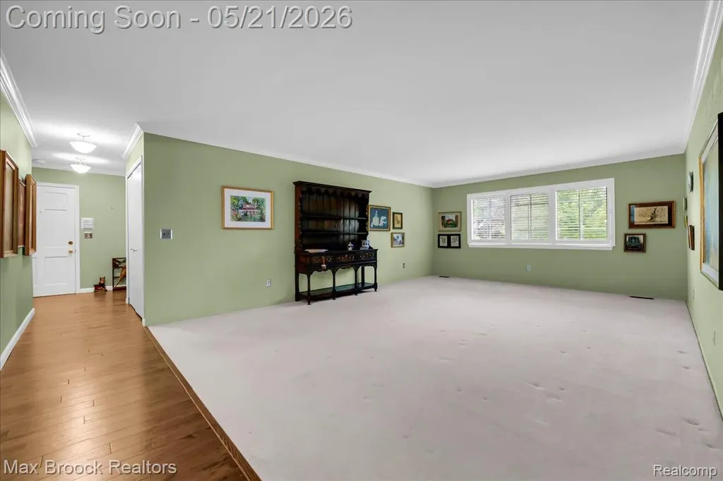 1711 Huntingwood Lane Bloomfield Charter Township MI 48304