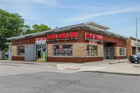 19898 Kelly Road Harper Woods City MI 48225