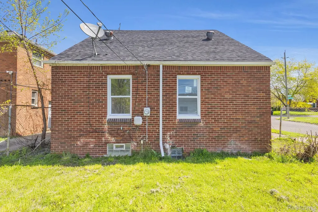 5903 Somerset Avenue Detroit City MI 48224
