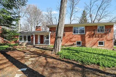 22724 King Richard Court Beverly Hills Village MI 48025