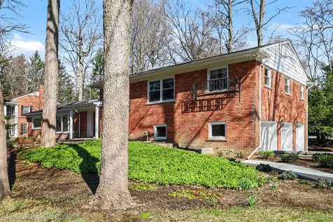22724 King Richard Court Beverly Hills Village MI 48025
