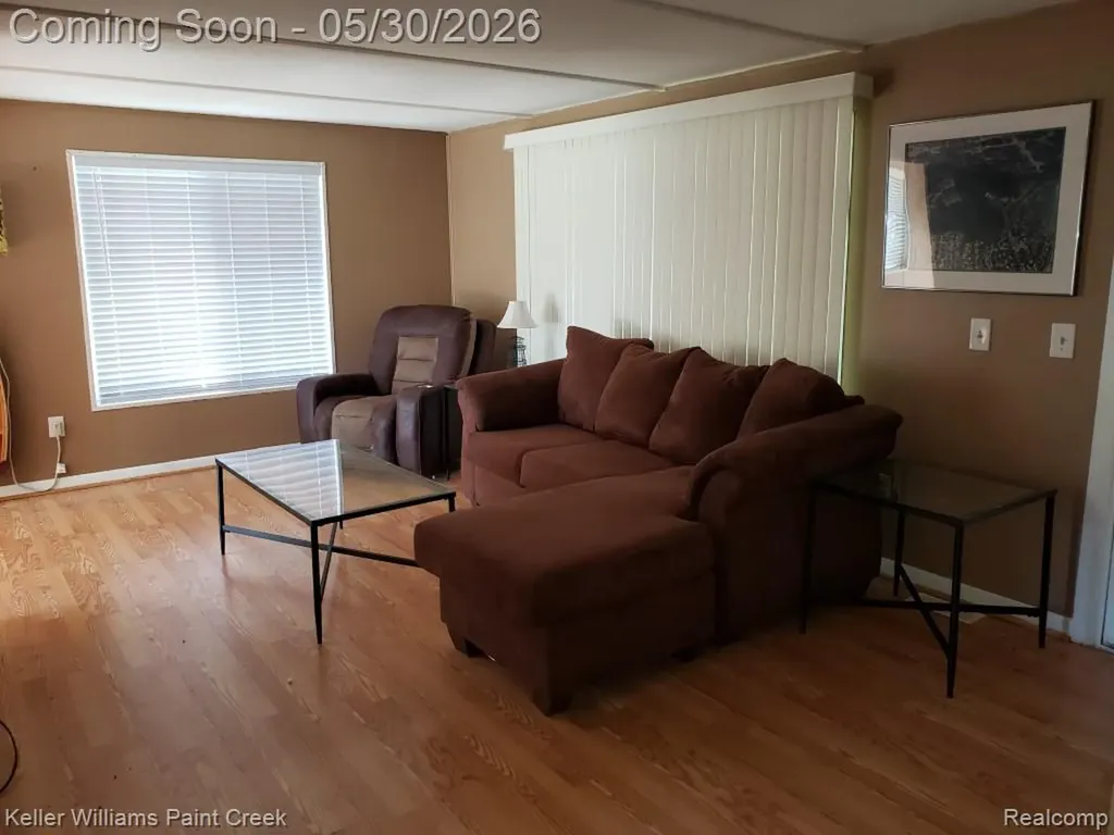 1867 Rustic Lane Keego Harbor City MI 48320
