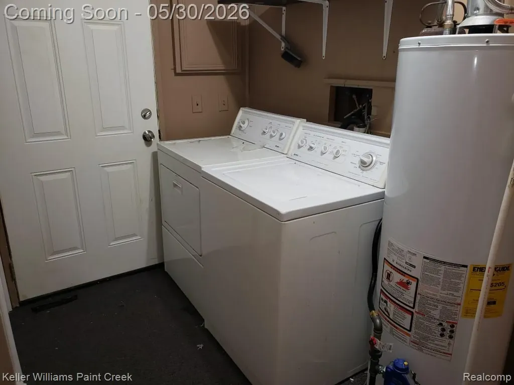 1867 Rustic Lane Keego Harbor City MI 48320