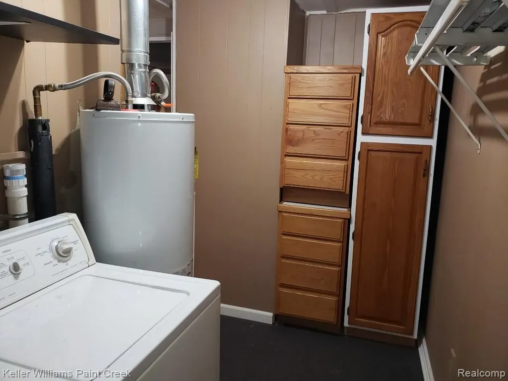 1867 Rustic Lane Keego Harbor City MI 48320
