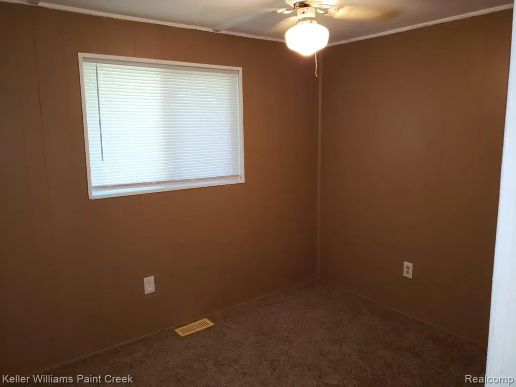 1867 Rustic Lane Keego Harbor City MI 48320