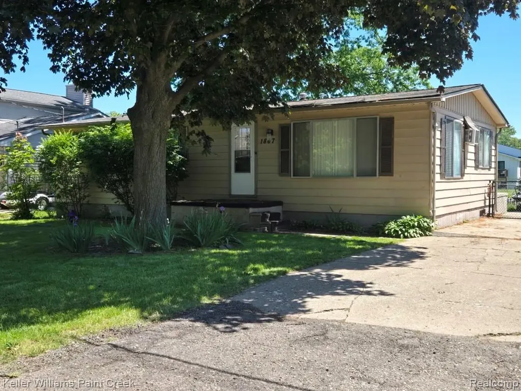 1867 Rustic Lane Keego Harbor City MI 48320