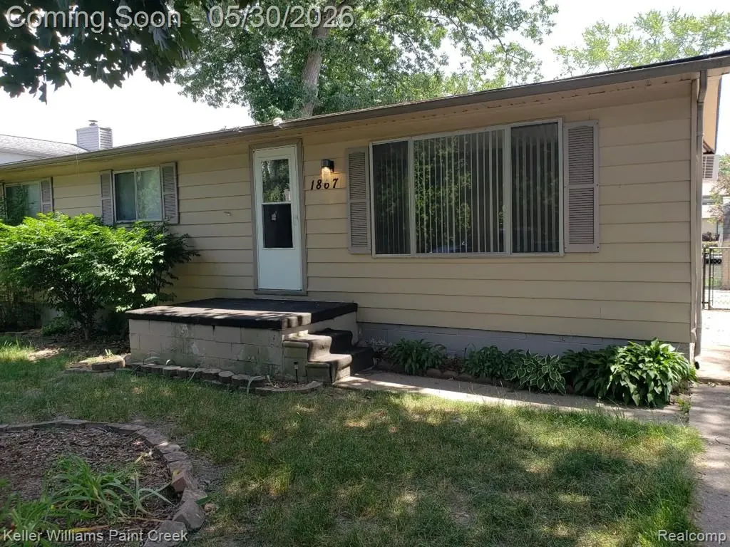 1867 Rustic Lane Keego Harbor City MI 48320