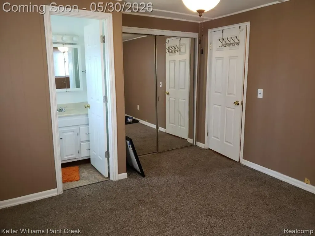 1867 Rustic Lane Keego Harbor City MI 48320