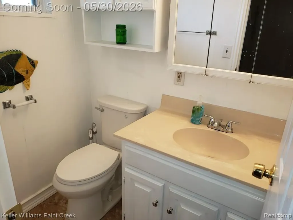 1867 Rustic Lane Keego Harbor City MI 48320