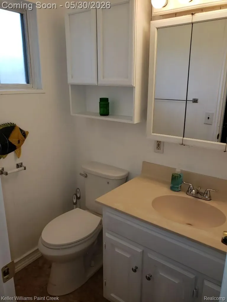 1867 Rustic Lane Keego Harbor City MI 48320