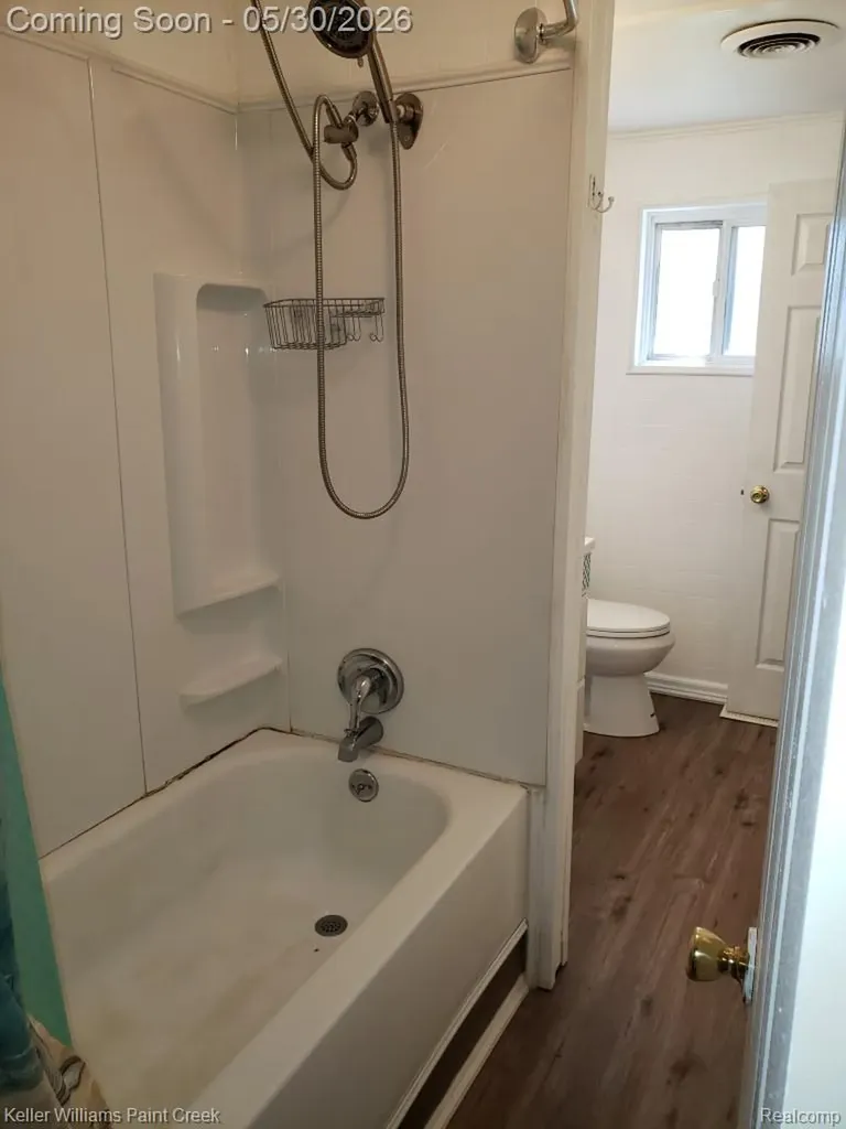 1867 Rustic Lane Keego Harbor City MI 48320
