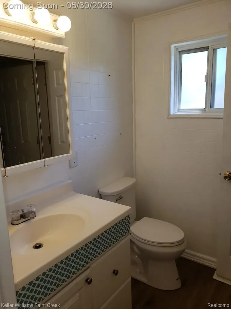 1867 Rustic Lane Keego Harbor City MI 48320