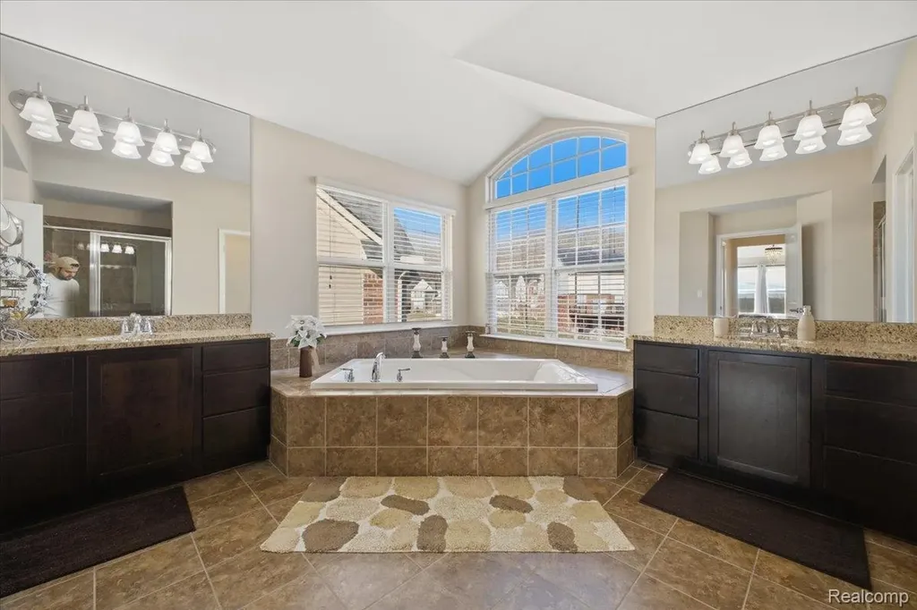 4930 E Stonegate Circle Orion Charter Township MI 48359