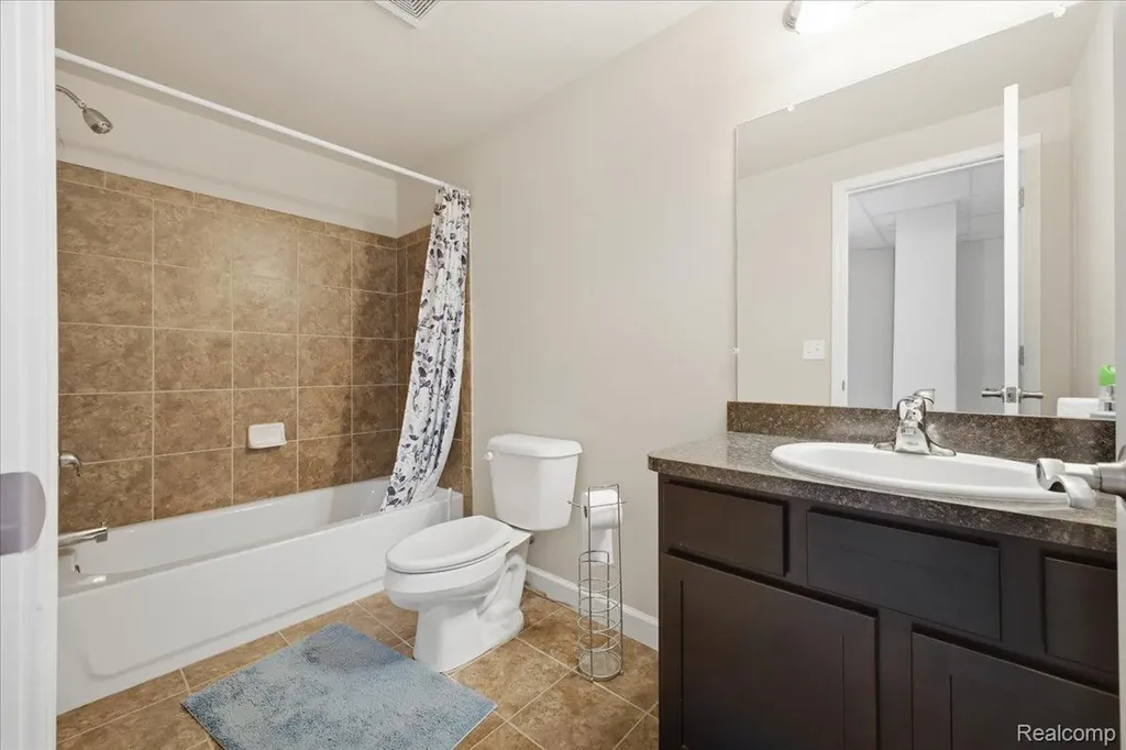 4930 E Stonegate Circle Orion Charter Township MI 48359