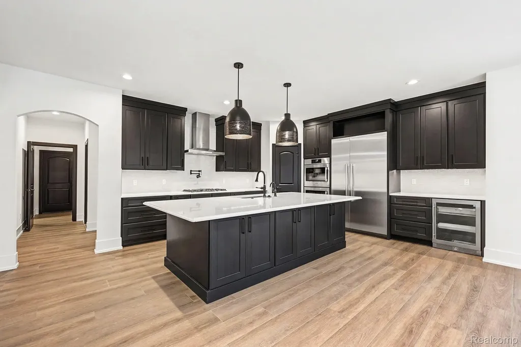 13268 Cousins Court Washington Township MI 48094