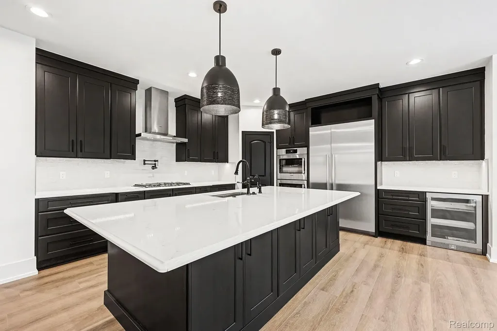 13268 Cousins Court Washington Township MI 48094