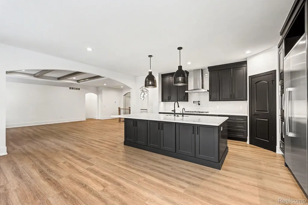 13268 Cousins Court Washington Township MI 48094