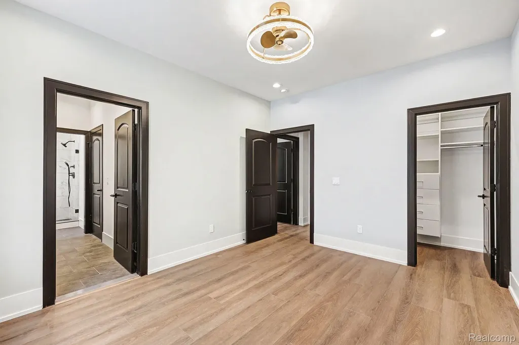 13268 Cousins Court Washington Township MI 48094