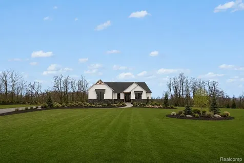 13268 Cousins Court Washington Township MI 48094