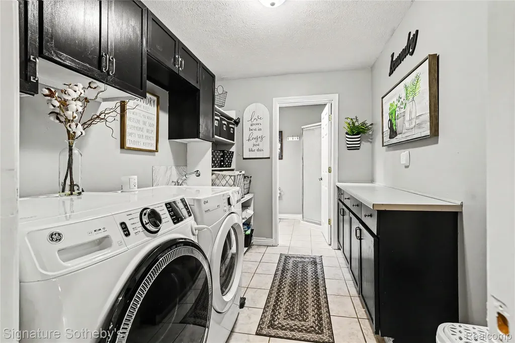 610 W Ellis Avenue Belding City MI 48809