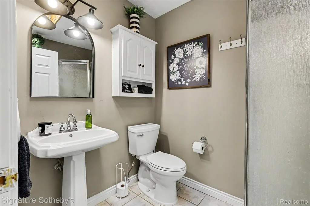 610 W Ellis Avenue Belding City MI 48809