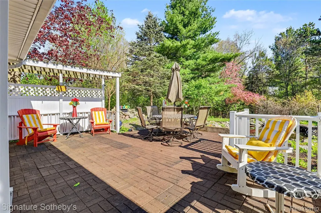 610 W Ellis Avenue Belding City MI 48809