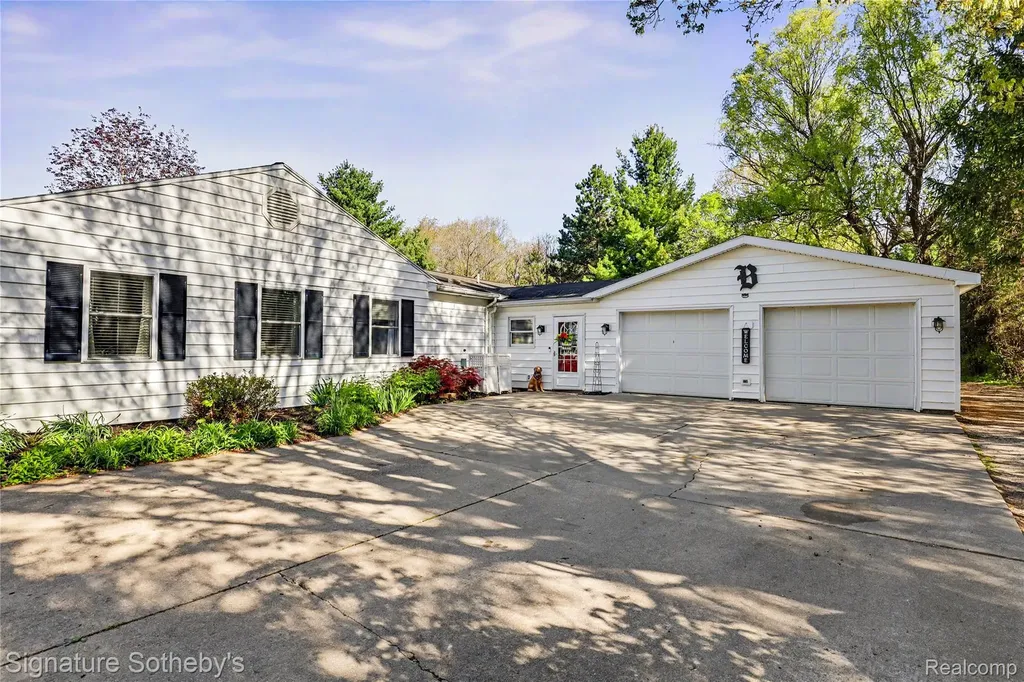 610 W Ellis Avenue Belding City MI 48809