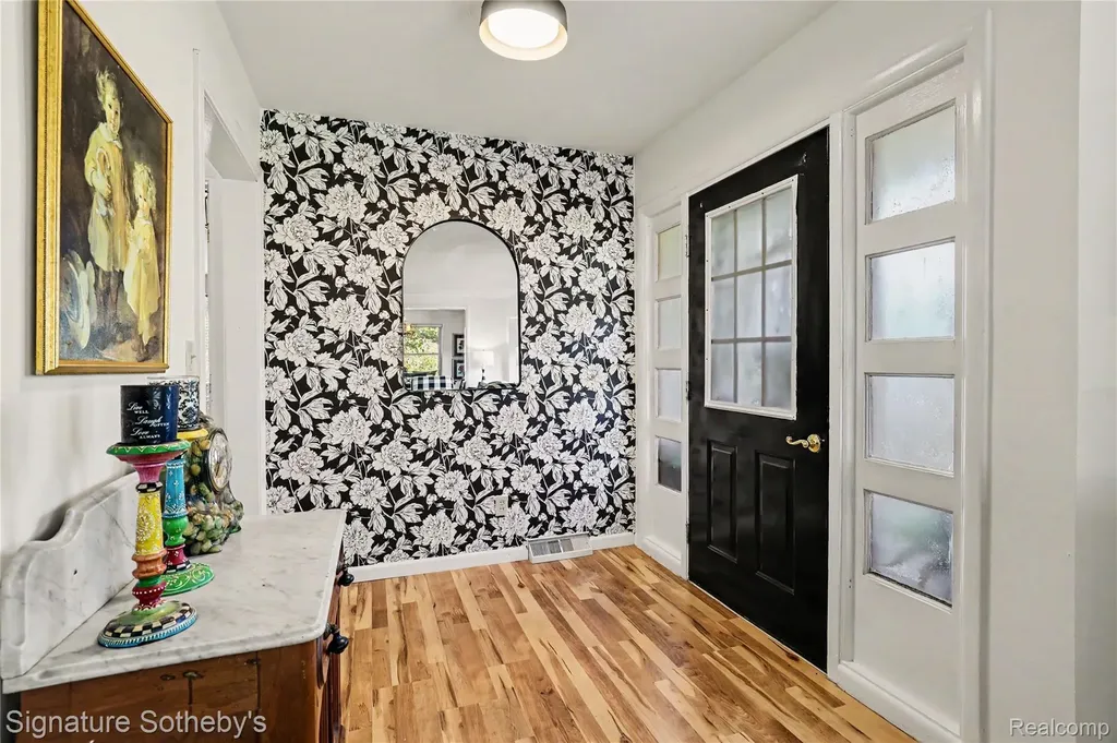 610 W Ellis Avenue Belding City MI 48809