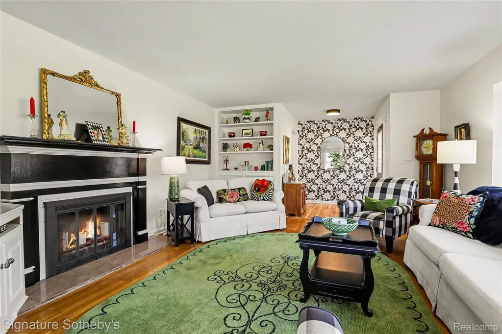 610 W Ellis Avenue Belding City MI 48809