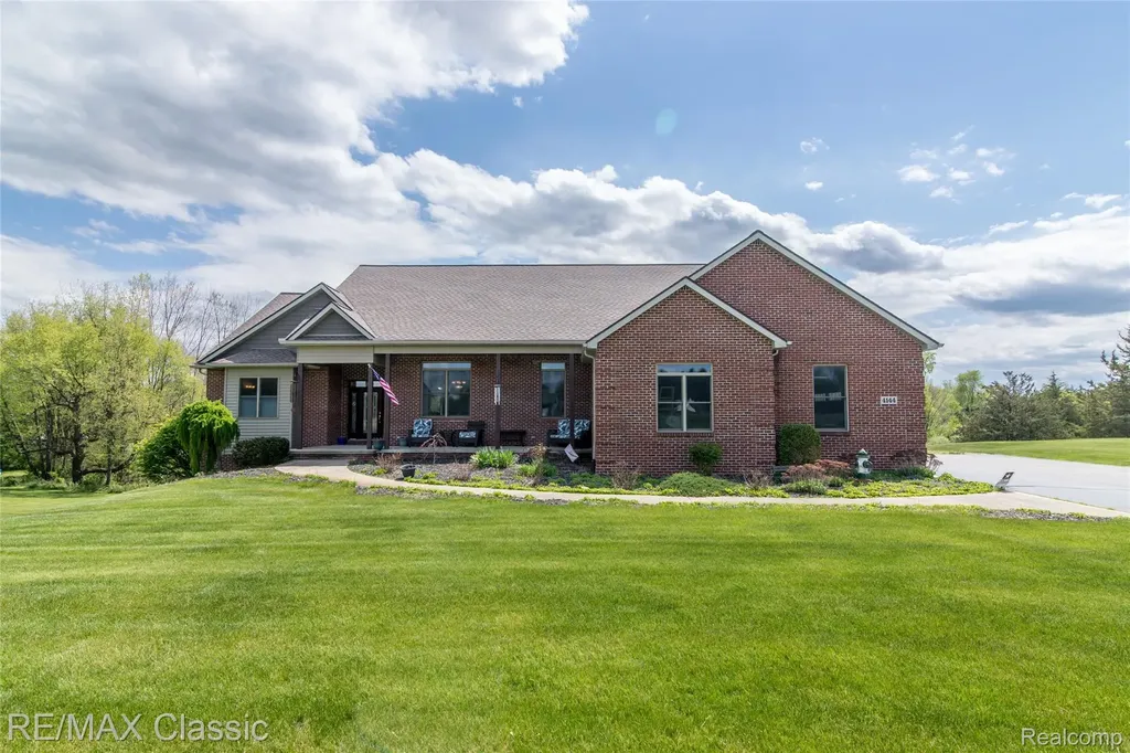 4144 Meadow Hills Drive Hamburg Township MI 48169