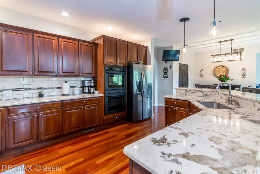 4144 Meadow Hills Drive Hamburg Township MI 48169