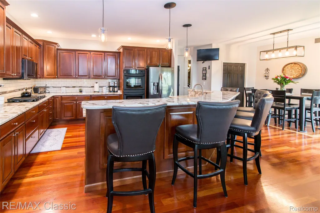 4144 Meadow Hills Drive Hamburg Township MI 48169