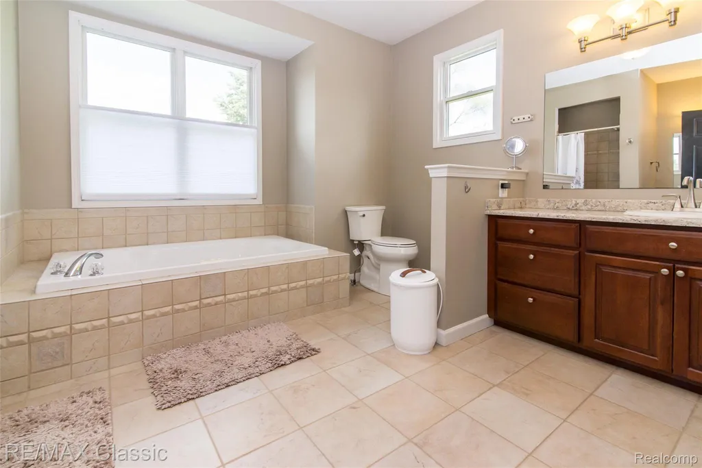 4144 Meadow Hills Drive Hamburg Township MI 48169