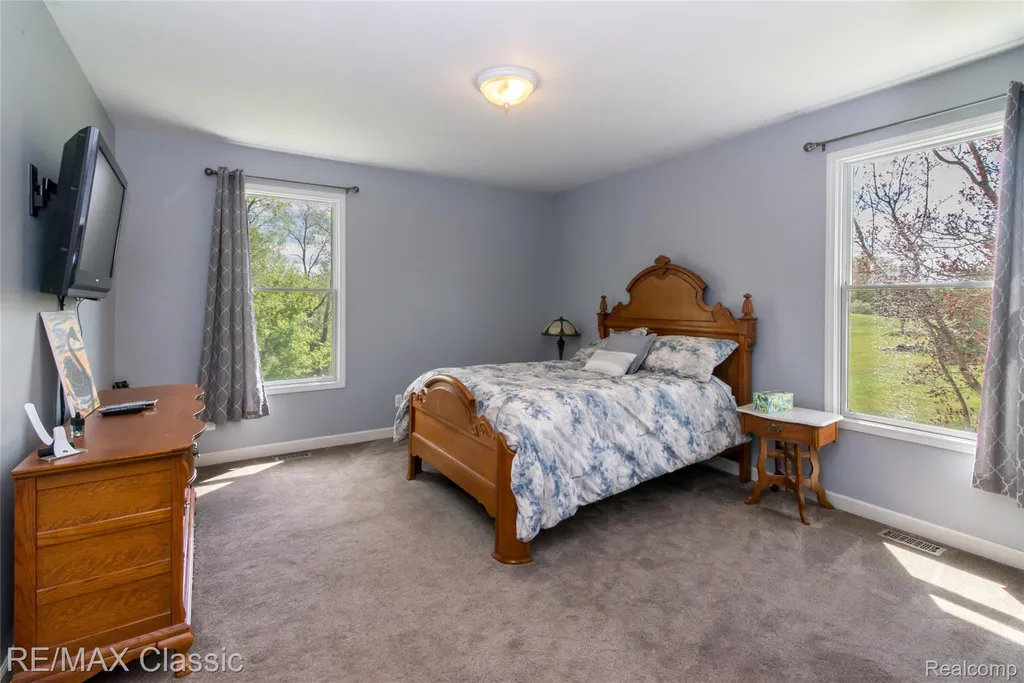 4144 Meadow Hills Drive Hamburg Township MI 48169