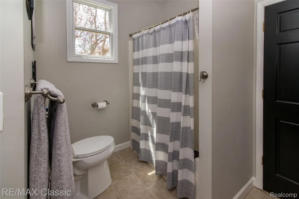 4144 Meadow Hills Drive Hamburg Township MI 48169